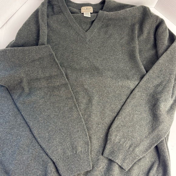 L.L. Bean Other - LL Bean 100% lambs wool sweater LG tall